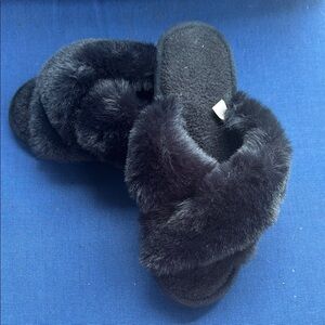 Jezebel Black Slippers Cozy and Versatile
